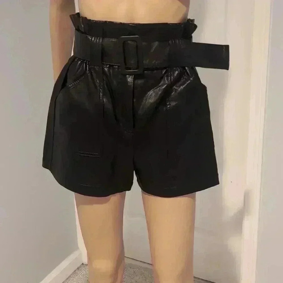Line and dot faux leather high waisted shorts - Picture 7 of 12